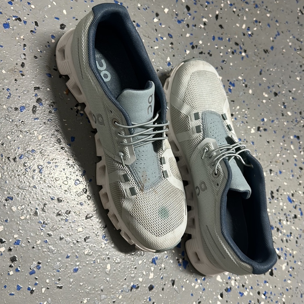 On Cloud 5 - image 5